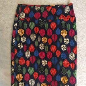Large Rainbow Leaf Lularoe Cassie Pencil Skirt
